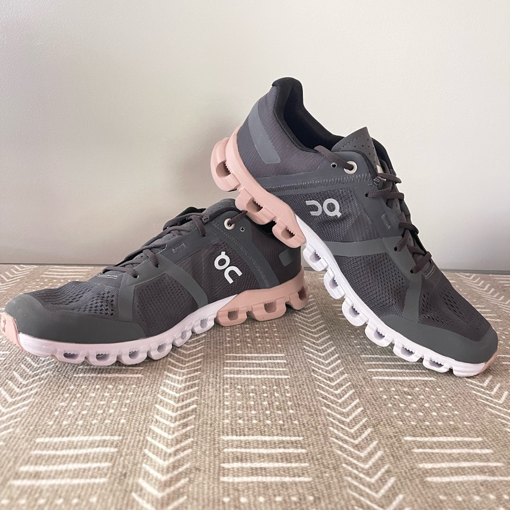 On Cloud Flow Running Shoes - Size 8.5